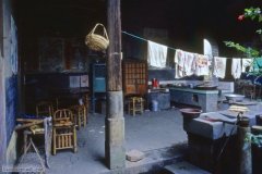 1988年福建龙岩永定土楼 多姿多彩的传统民居生活